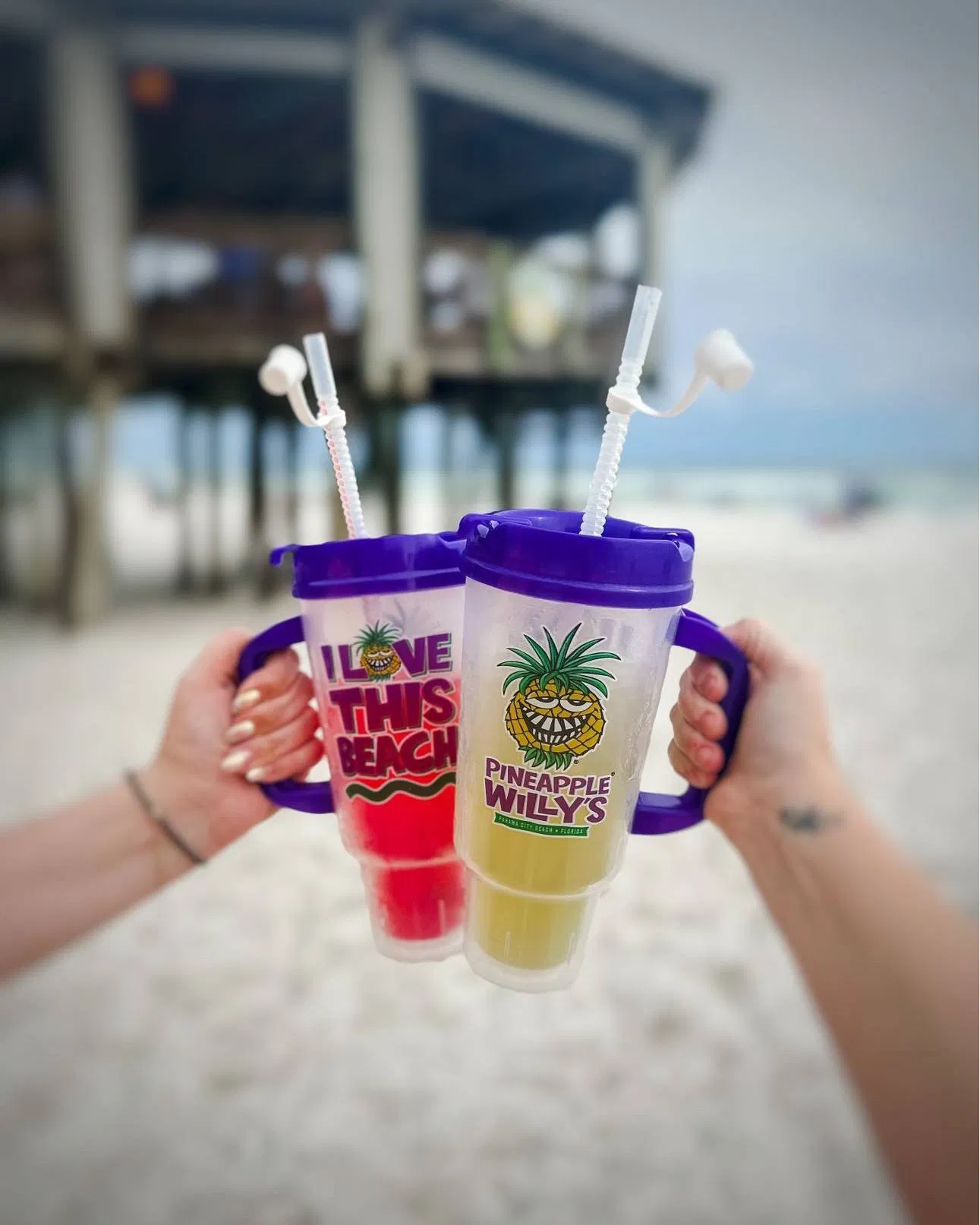 Прозрачный пластиковый стакан 32oz с крышкой и трубочкой