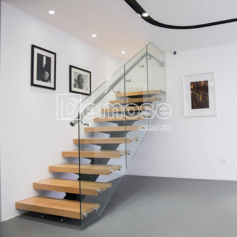 Premium Stainless Steel Staircase with Customizable Treads Suitable for Luxury Projects