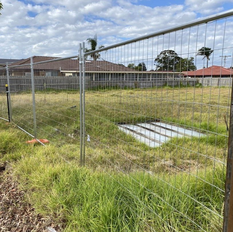 Versatile Temporary Fencing for Construction and Event Management