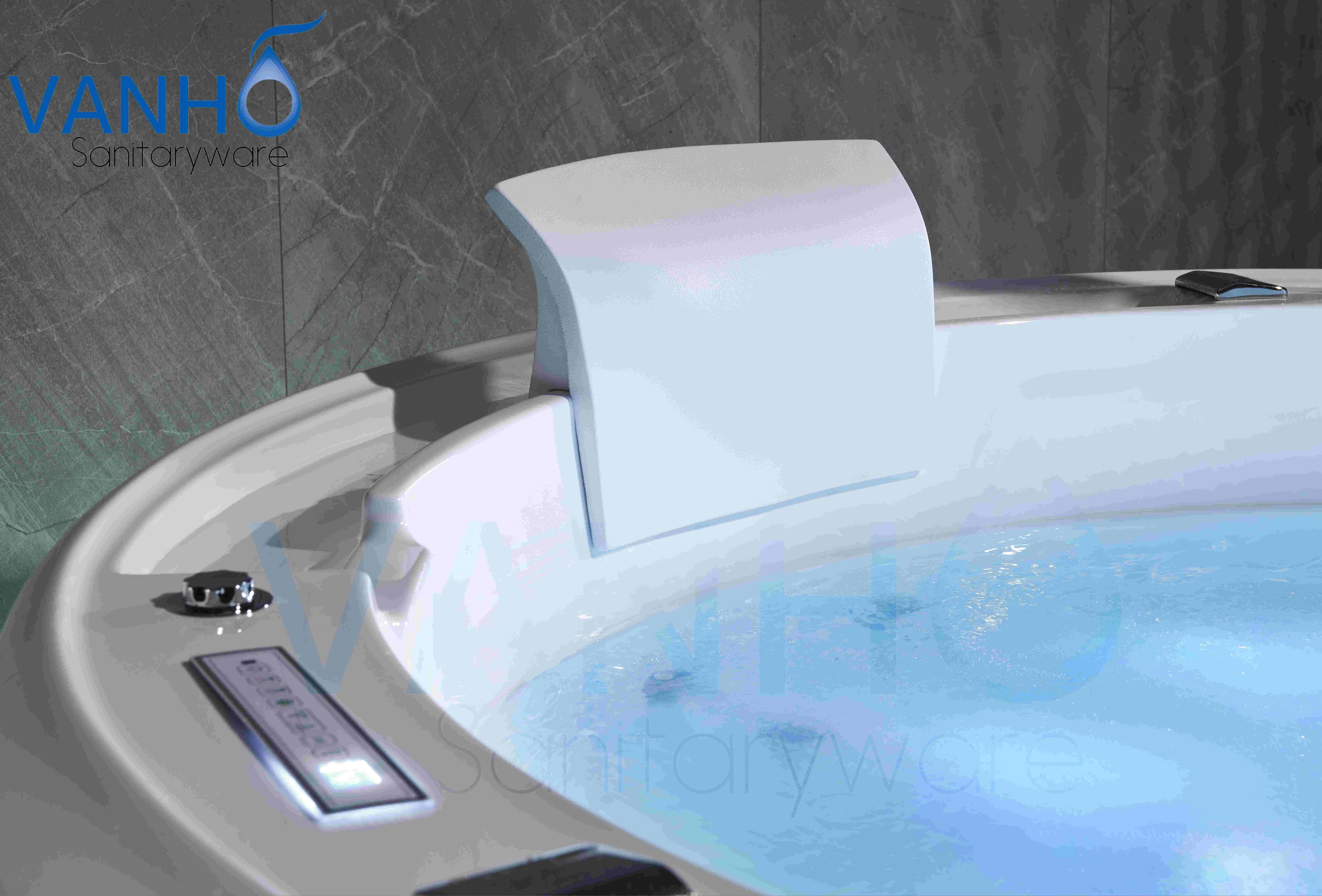 Массажная акриловая ванна с Bluetooth