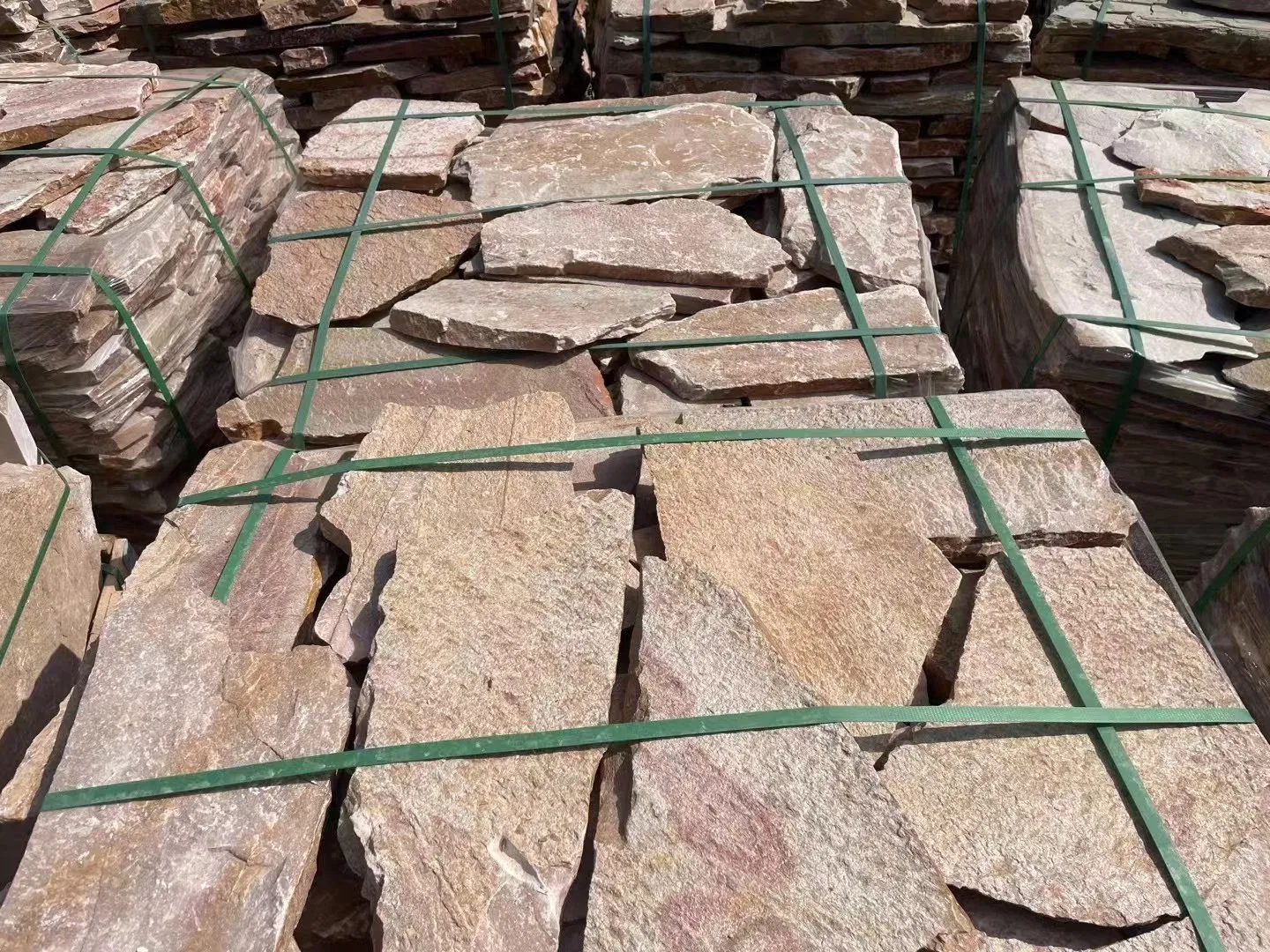 Exterior Castle Ledge Stone Cladding for Architectural Design Projects Stone