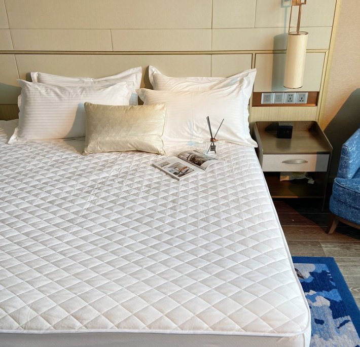 Hot Selling Cotton Comfortable White Mattress Protector for Hotel