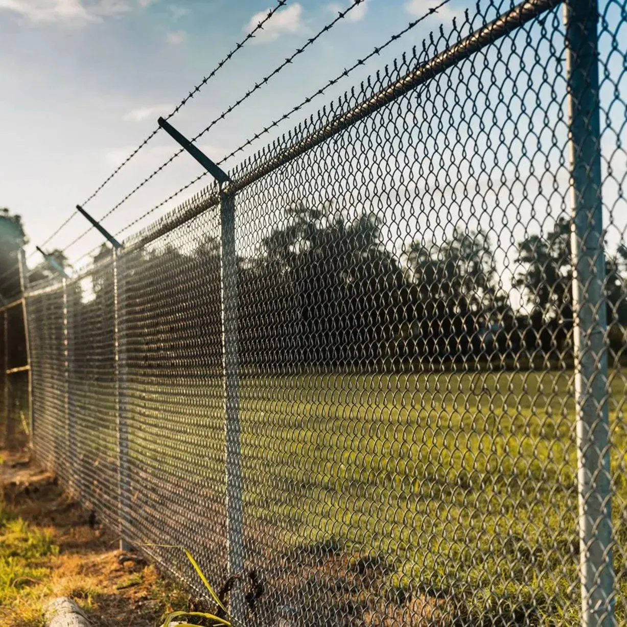 9 Gauge Galvanized/PVC Coated Diamond Shape Cyclone Wire Chain Link Fence