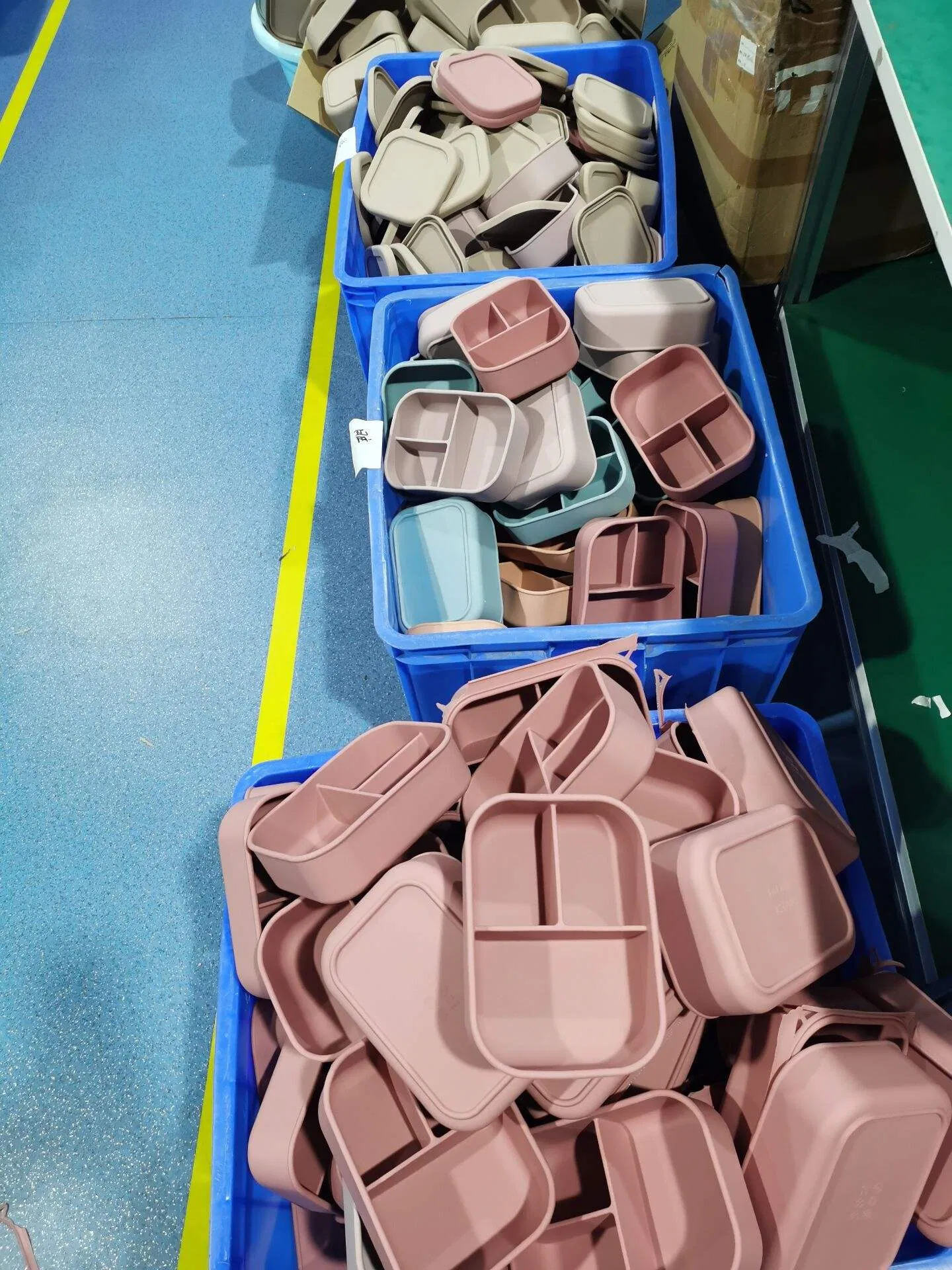 Leakproof Silicone Bento Lunchbox for Kids with Lid Storage