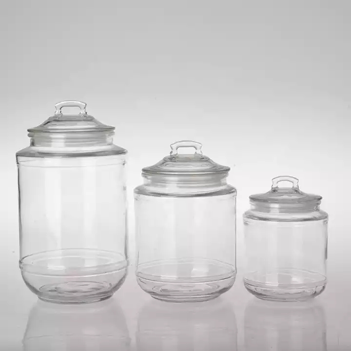 Большая стеклянная банка для хранения продуктов с крышкой