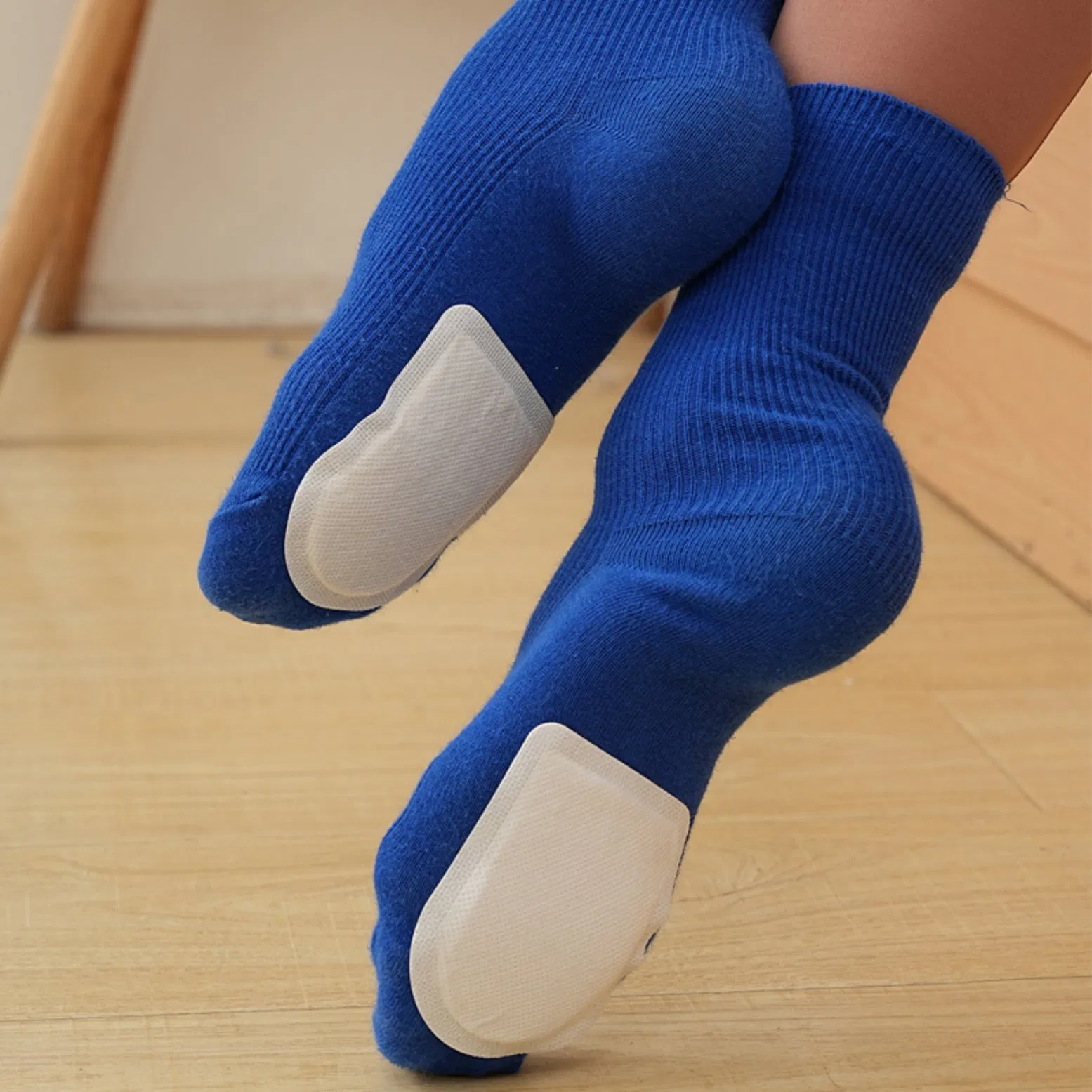 Self-Heating Simple Operation Comfortable Toe Insole Foot Warmer Suitable for All Ages