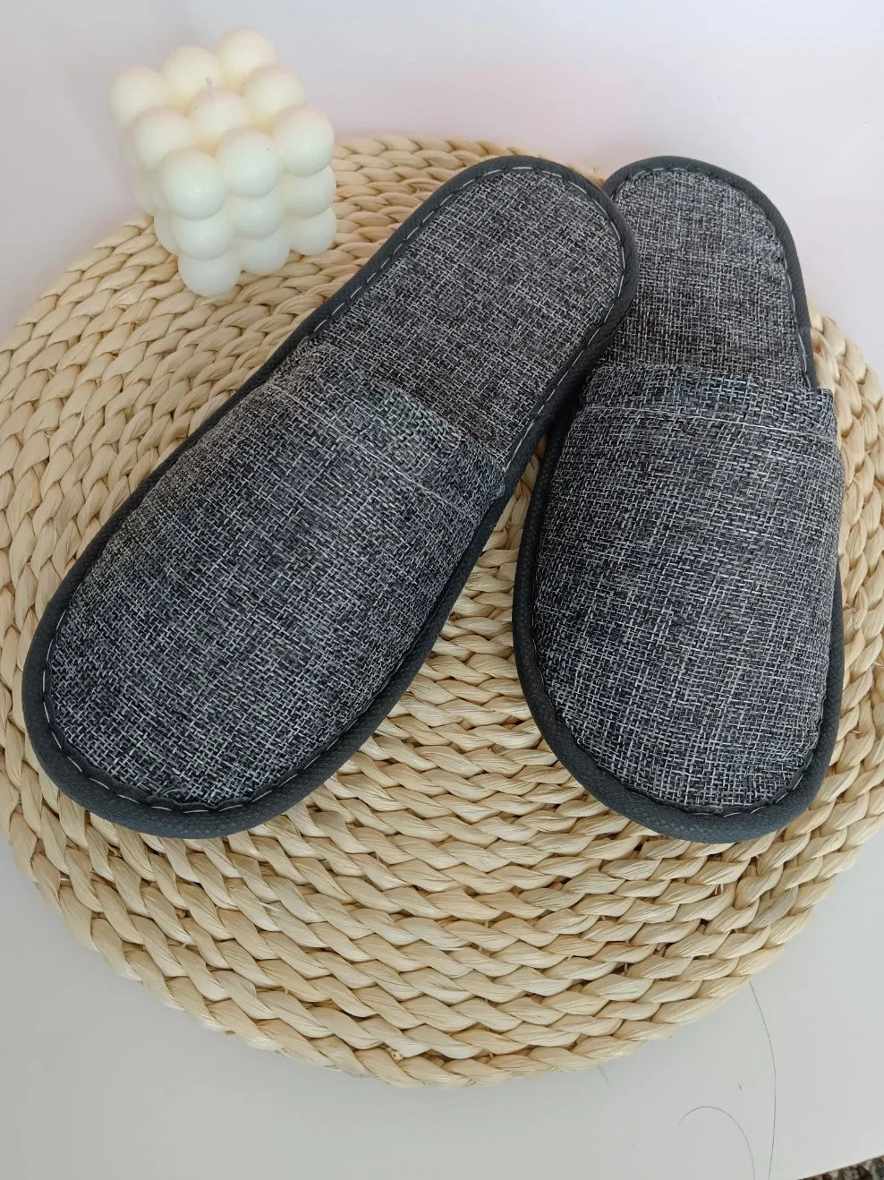 New Eco-Friendly Hotel Slippers Manufacturer Grey Linen SPA Slippers Sustainable Biodegradable Eco-Friendly Slippers for Hotels Disposable