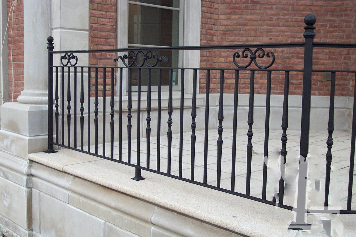 2020 High Quality Classic Design Wrought Iron Fence