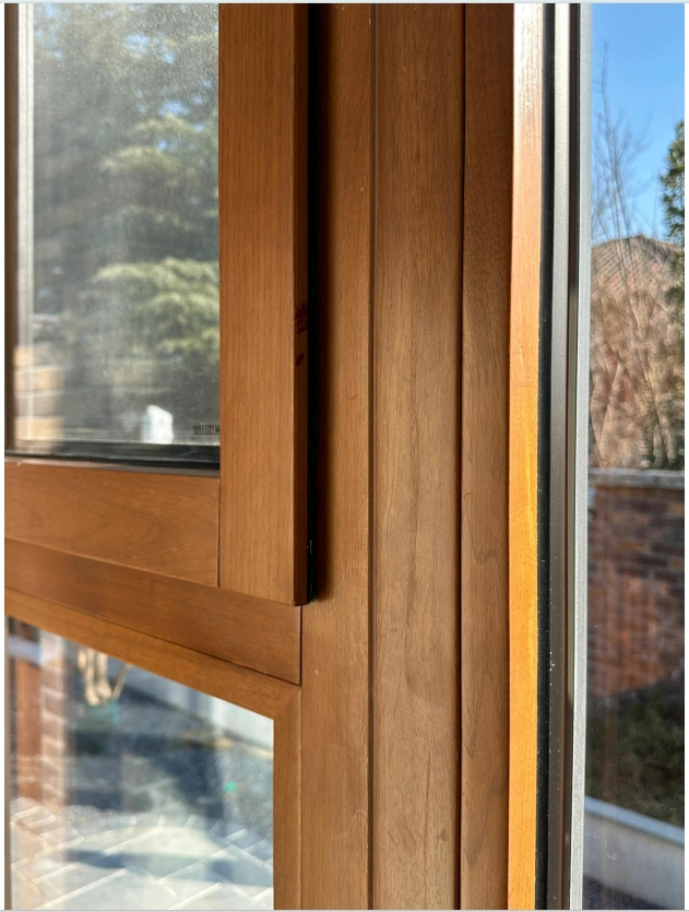 Manufacturer's European-Style 98 Aluminum-Clad Casement Windows Wood-Sealed Horizontal Opening for Apartment Sound Insulation