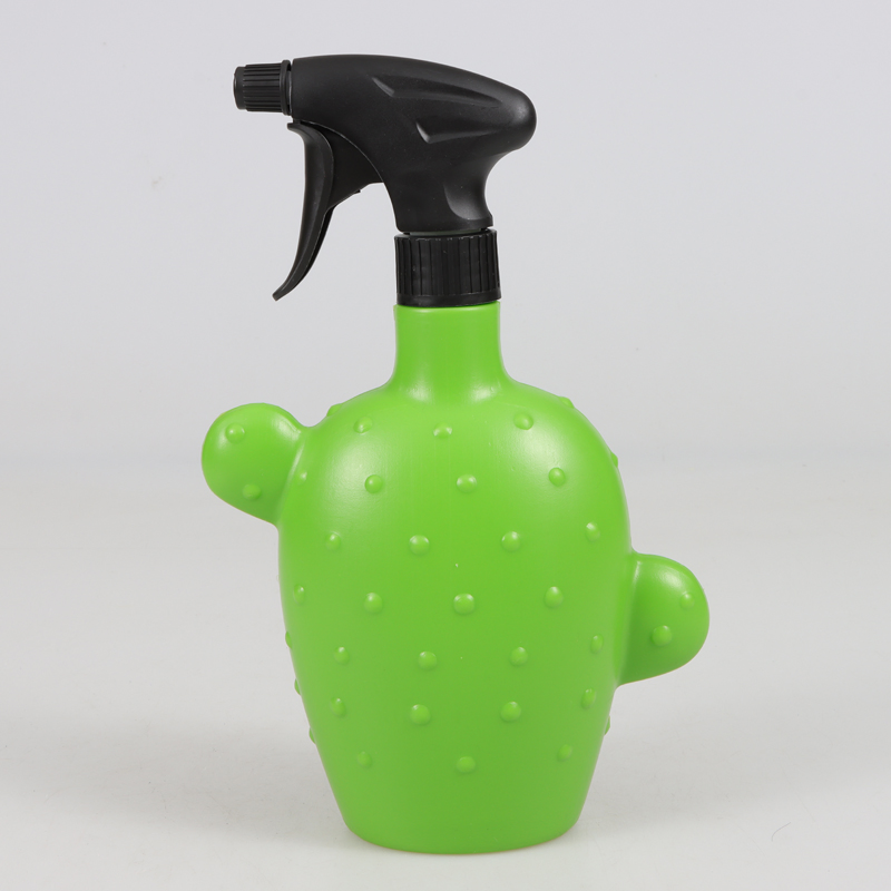 Charming 750ml Plastic Watering Can for Cactus Care