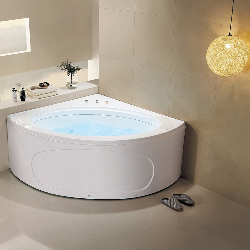 Угловая акриловая ванна с юбкой и гидромассажем