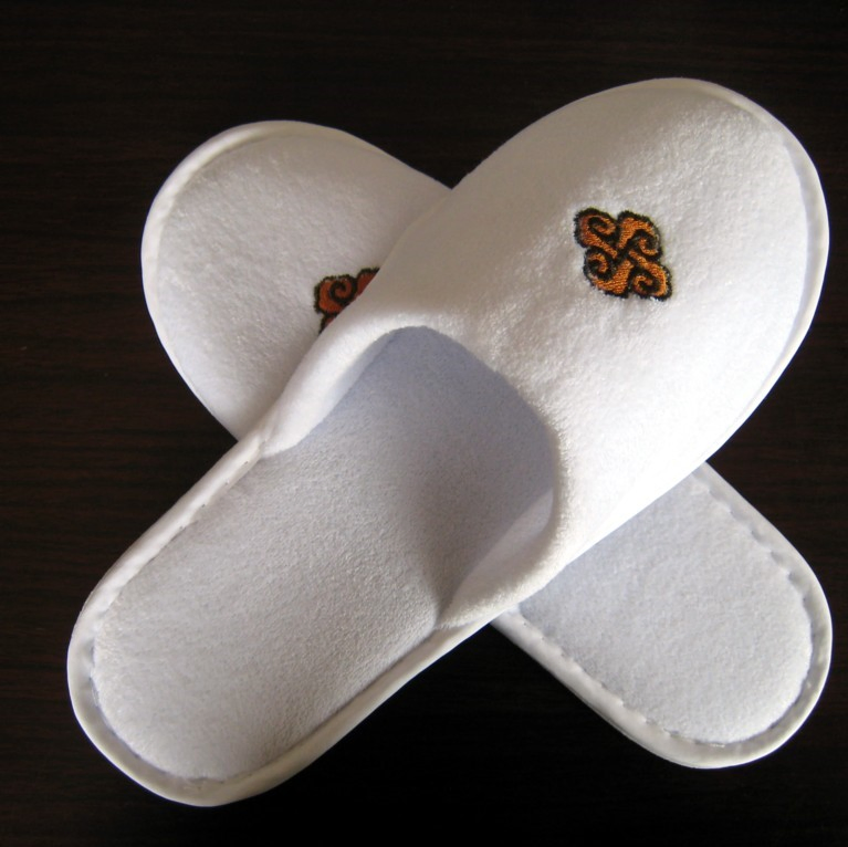 Online Selling Coral Fleece White Color Disposable Slipper for Hotel (JRD726)