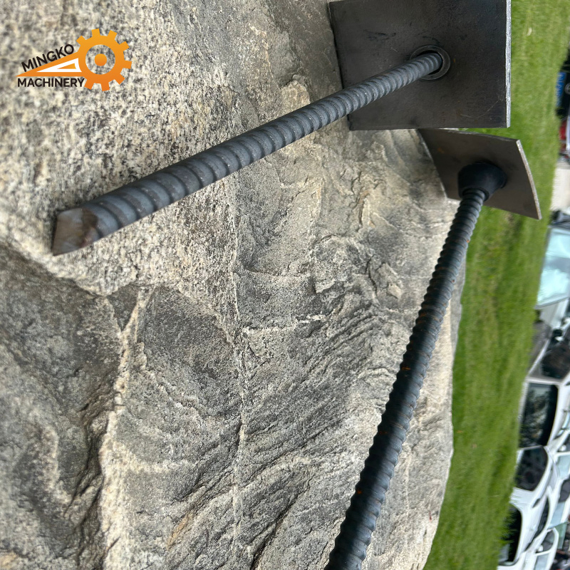 Анкерная болт-шпилька для горных выработок, левая резьба