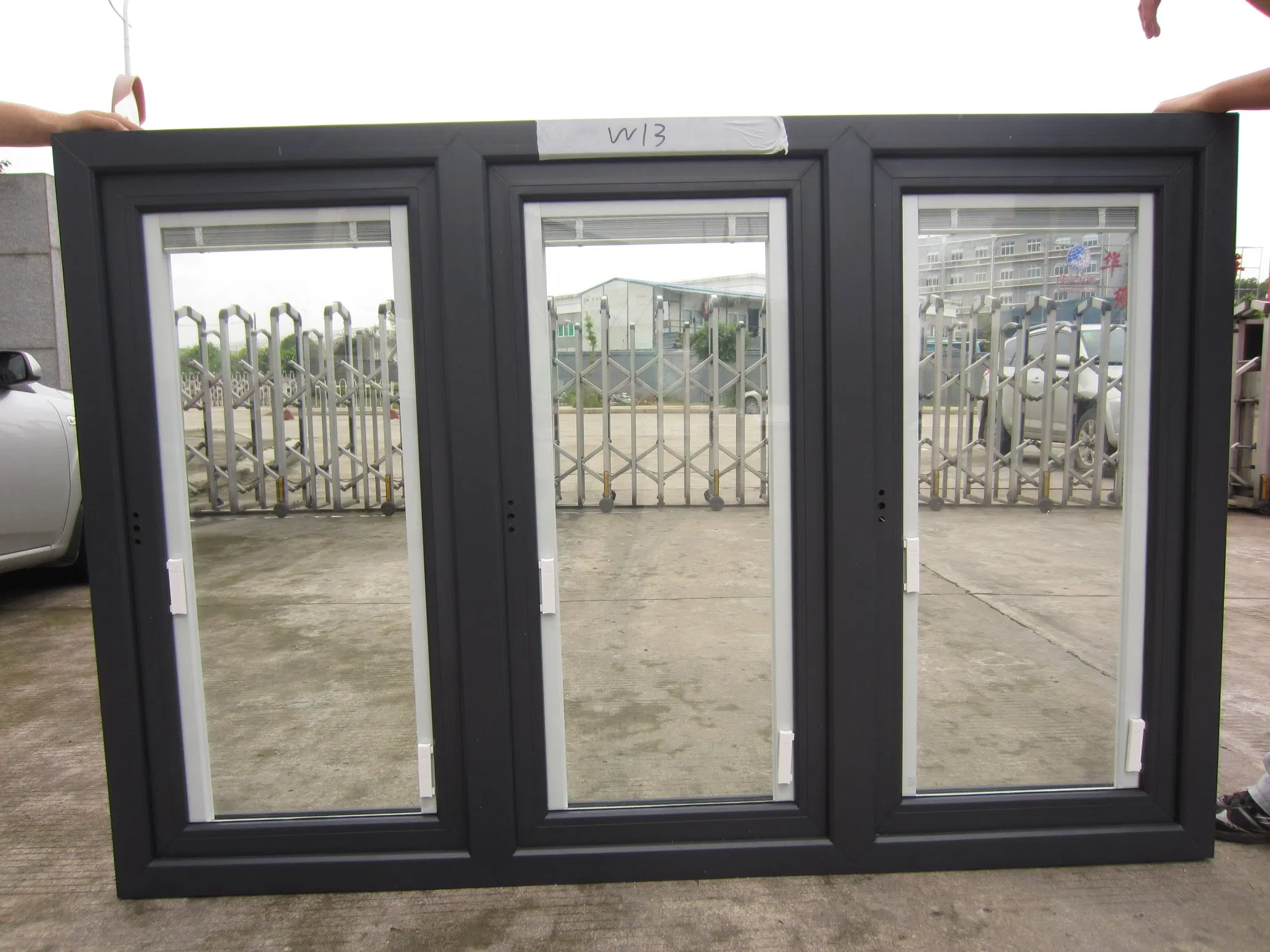 Outswinging Thermal Break Plastic Three Sides Casement Window with Blinds