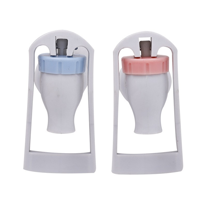 Innovative Quick-Connect Water Tap for Easy Hydration Access