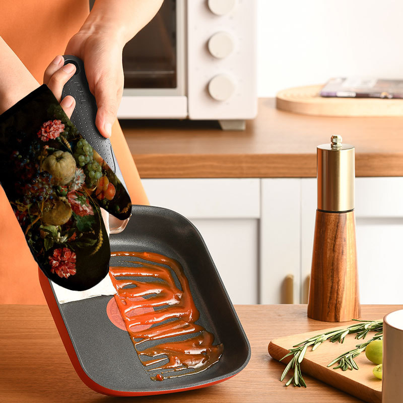Cross-Border Heat-Insulating Gloves, Kitchen High-Resistant Gloves, Microwave Ovens Printed Gloves