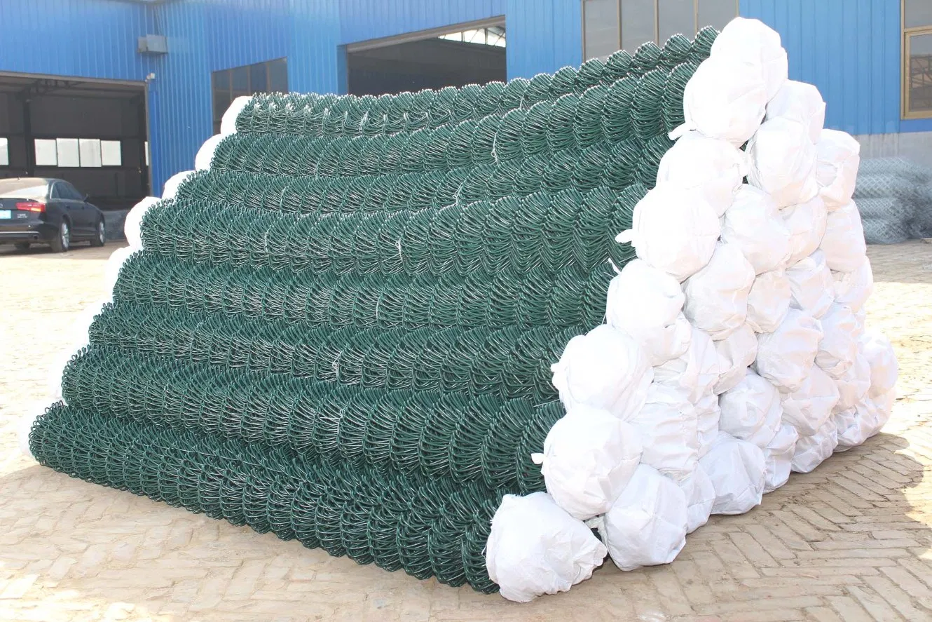 Hot DIP Galvanized High Quality and Low Price Chain Link Fence