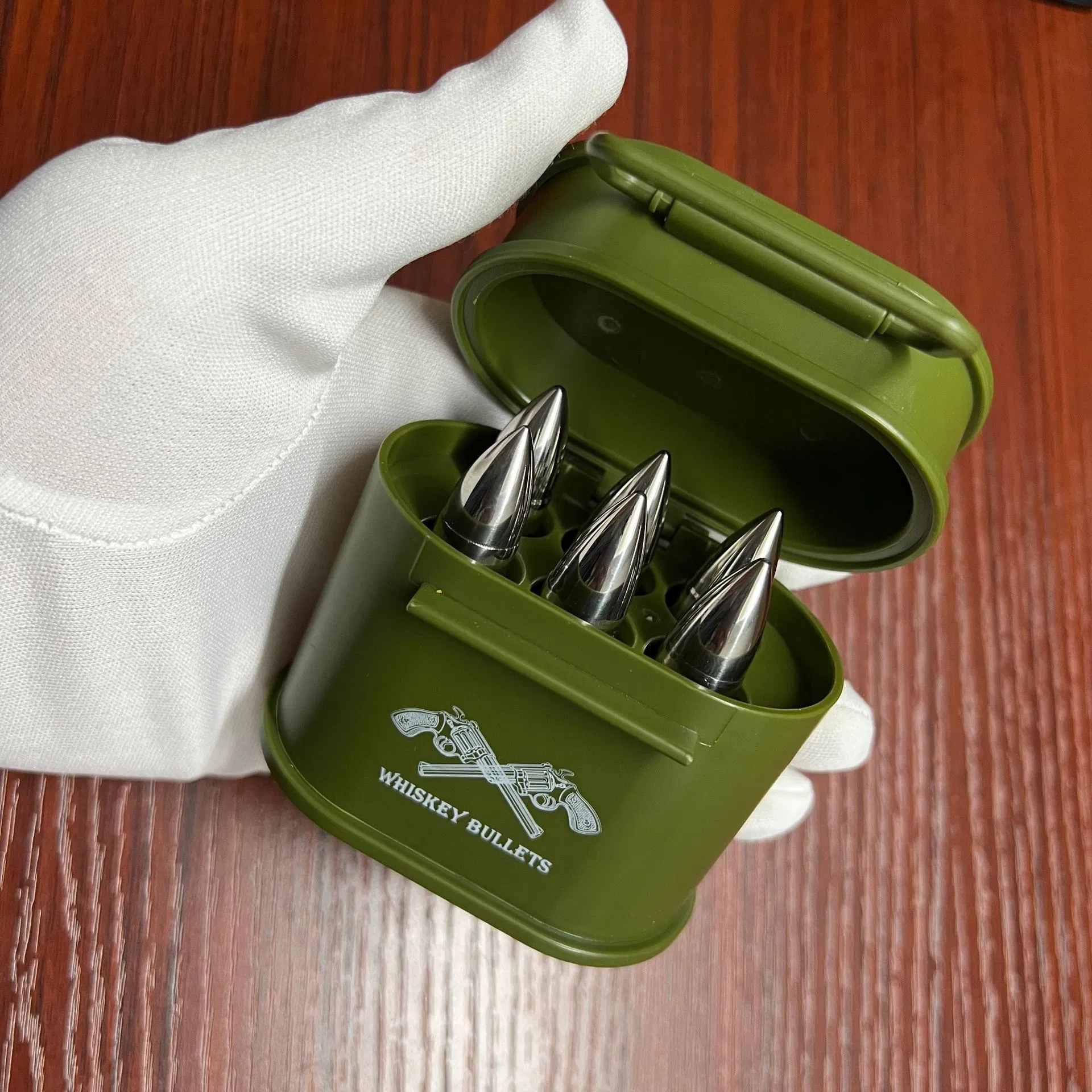 Bullet Whiskey Stones Gift Set 6 Metal Ice Cubes Stainless Steel Whiskey Rocks for Bourbon & Scotch Cool Whiskey Gifts for Men