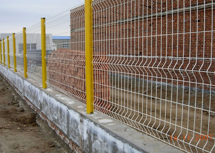 HDG PVC Coated Green Welded Wire Mesh Fence Can Floding