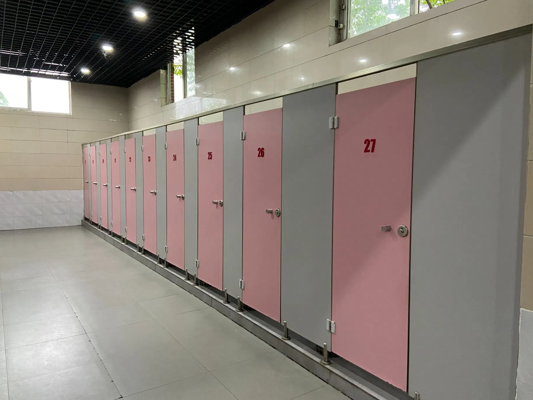 China Manufacturer Hotel Bathroom/Toilet Cubicle Partitions
