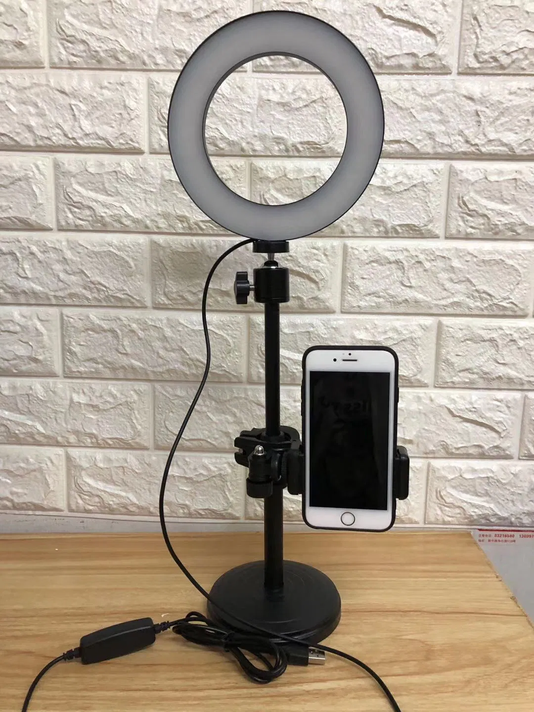Светильник для селфи и стримов с держателем телефона