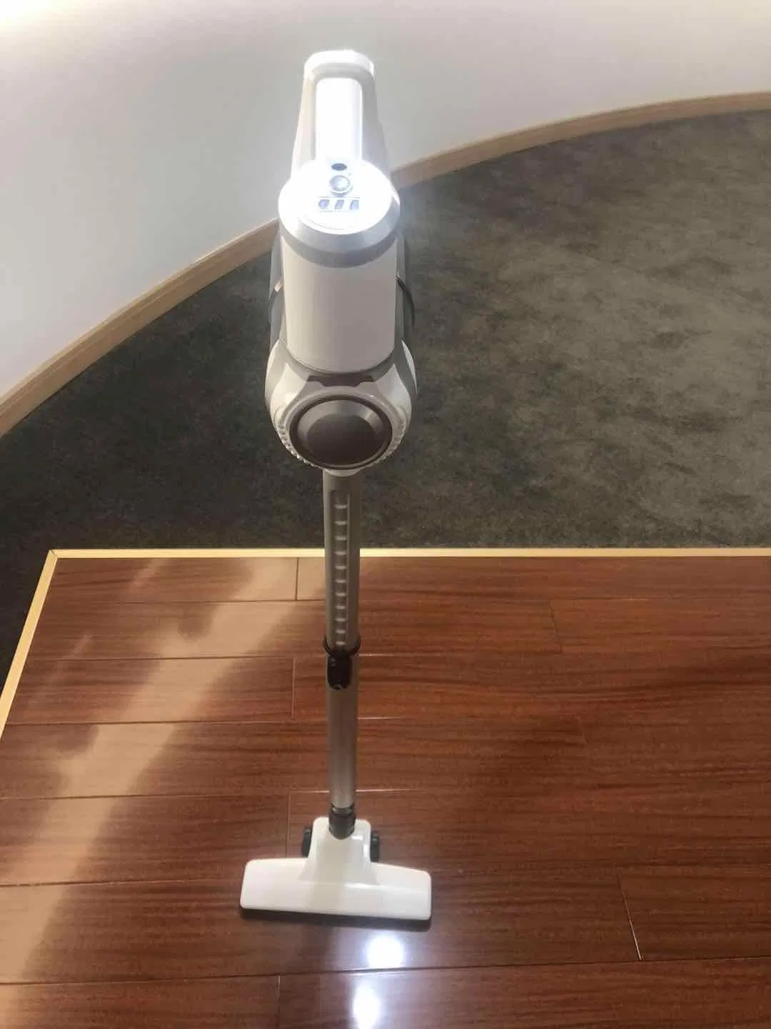 Household Mute and Powerful Cordless Vacuum Cleaner for Removing Mites