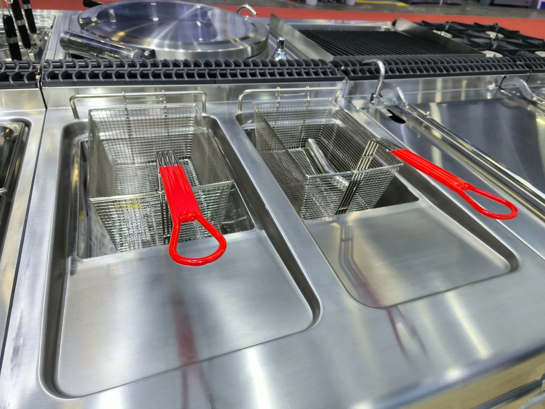 Commercial High Quality Gas Fryer (2 Tank & 2- Basket) with Cabinet for Restaurant