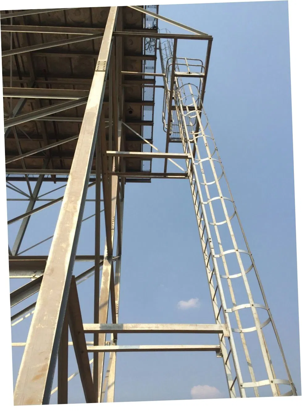Hot Dipped Steel Structure Water Tank Tower (XGZBT-001)