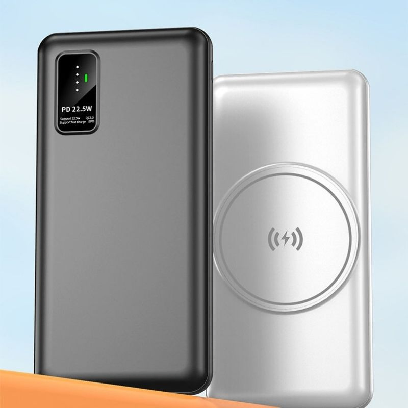 Портативный power bank 10000mAh с солнечной панелью и 4 кабелями