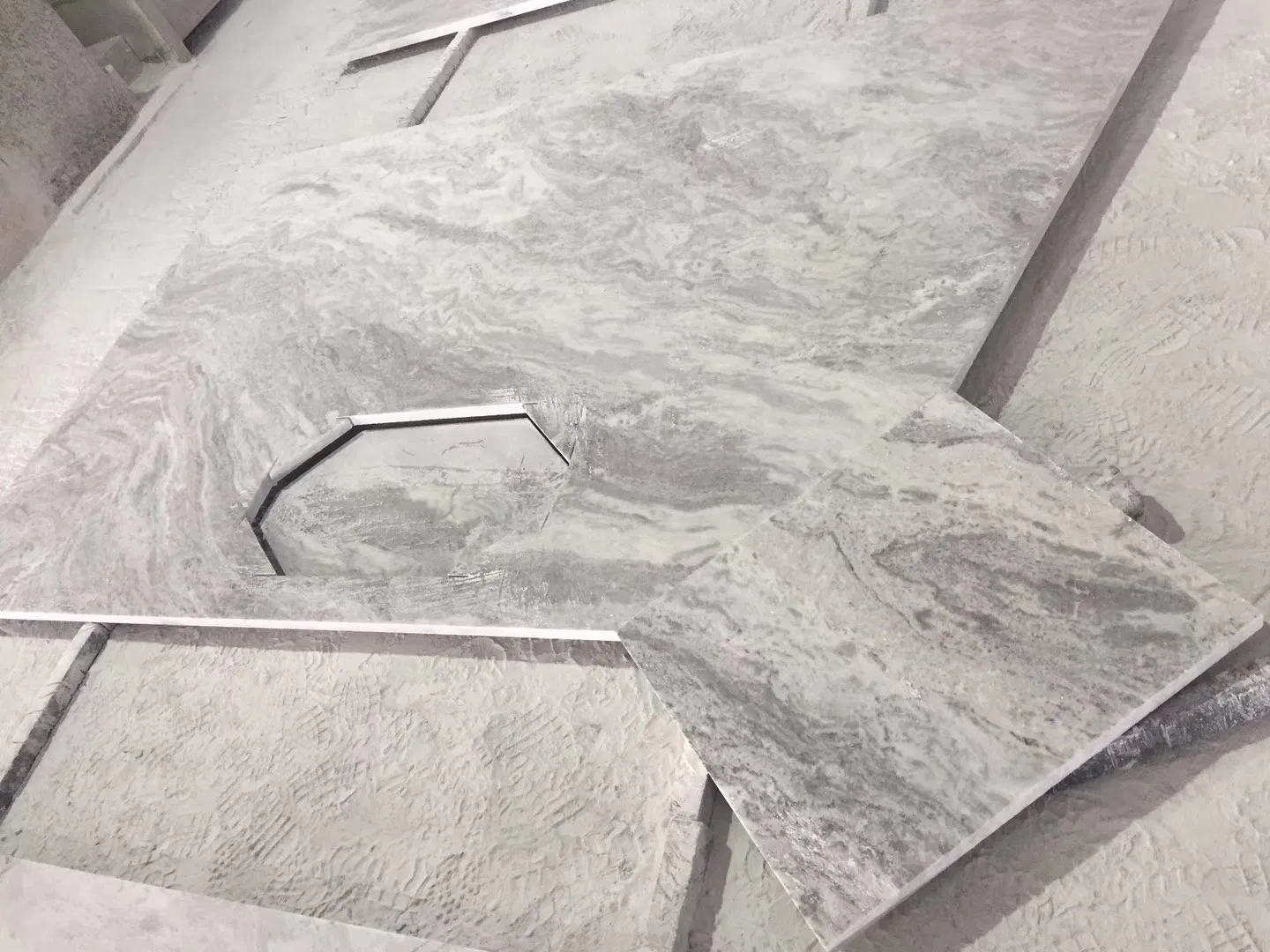 China Cheap Fantacy Brown Granite Wall Stone for Bar Tops Island Countertops Vanity Tops