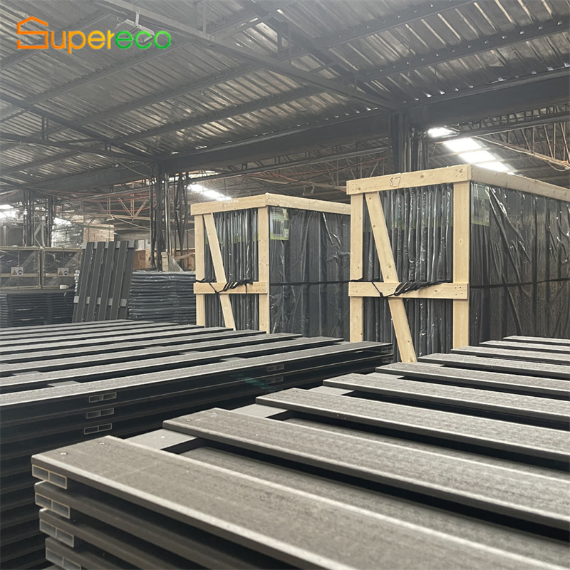 Co-Extrusion Wood Plastic Panels WPC Garden Composite Fencing