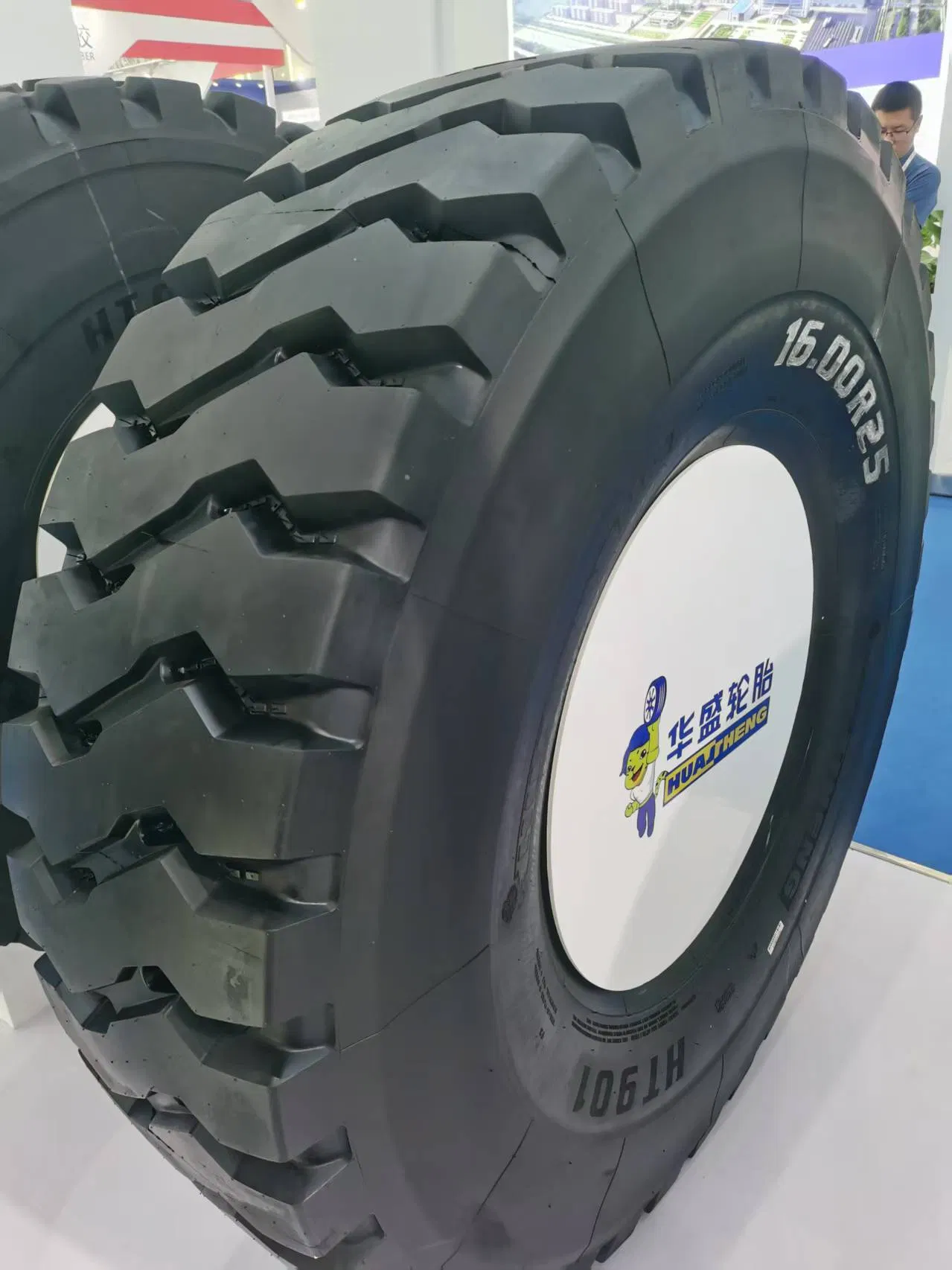 Шины для карьерной техники 17.5-25, 20.5-25, 23.5-25, 26.5-25, 16.00-25, 18.00-25, 14.00-24, 23.1-26, 19.5L-24, 400/60-15.5, протектор E3/L3, G2/L2, E4/L4, L5, L5s, I-3, для длительной работы