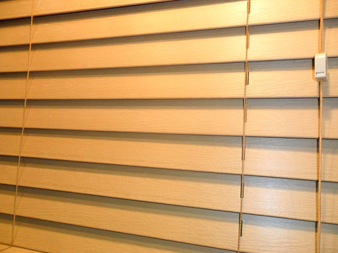 New Designed PVC Faux Wood Window Shutter Cheap Price Venetian Shutters