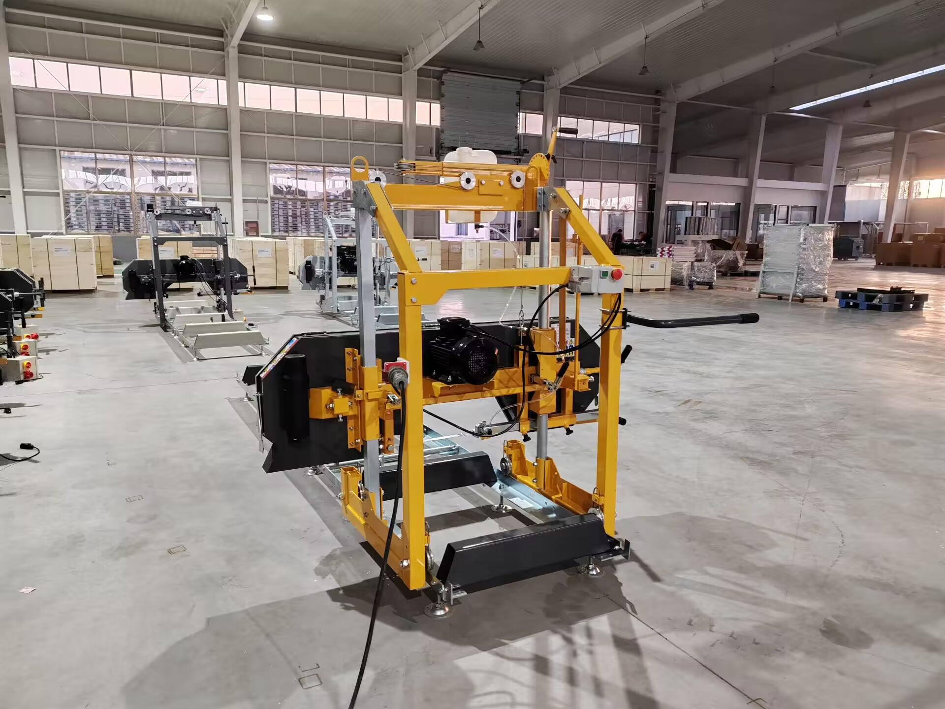 Ленточная пила по дереву горизонтальная для деревообработки