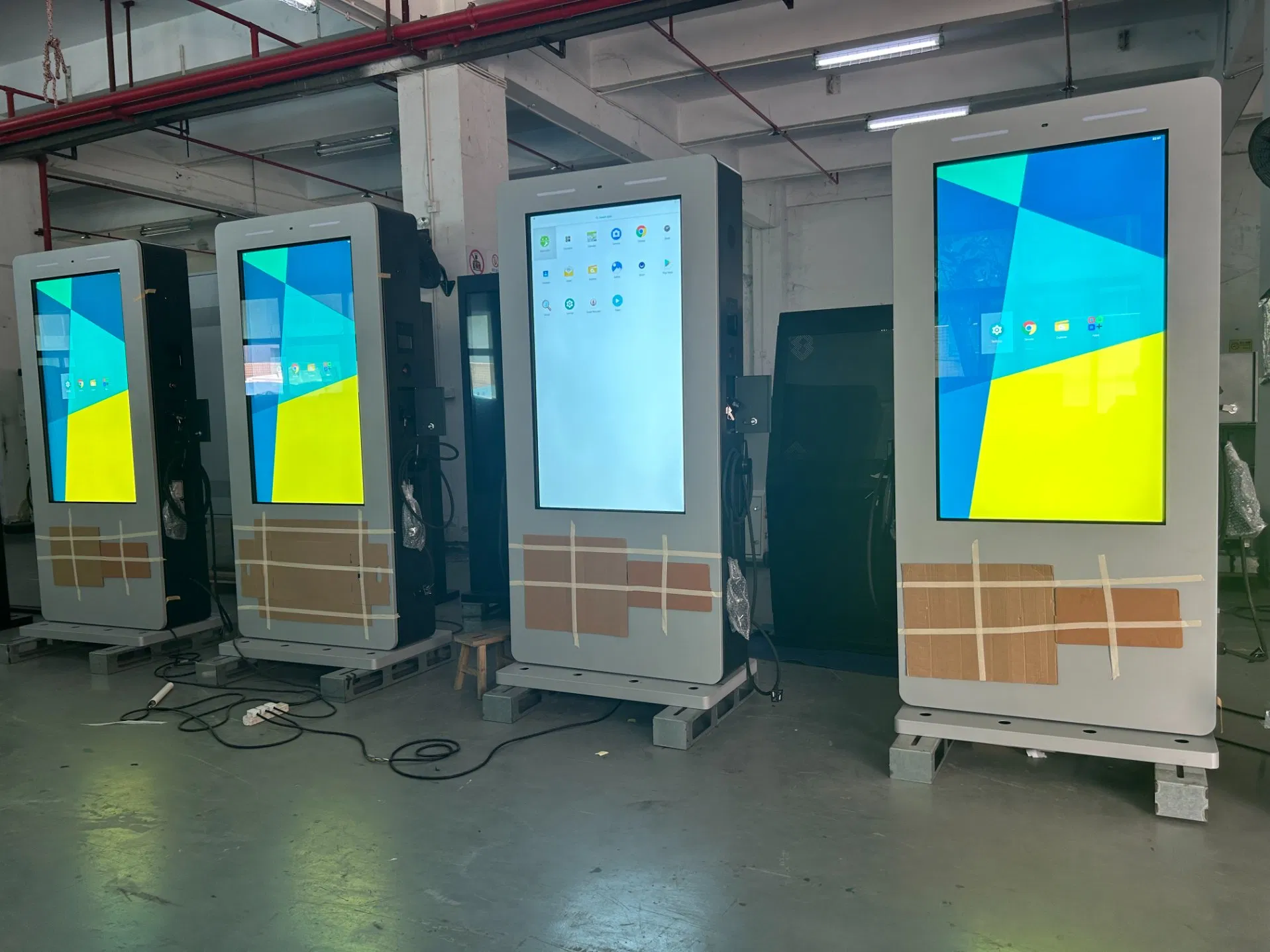 Dedi 55 Inch Outdoor Advertising LCD Digital Display Screens with Electric Car Charging Station