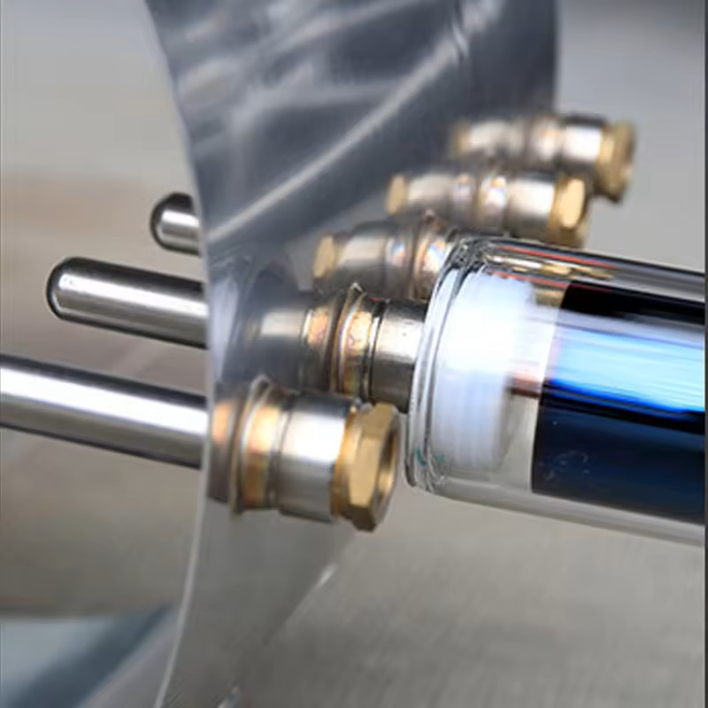 OEM Manufacturer Heat Pipe Pressure Solar Thermal Water Heater Mounted on Rooftop