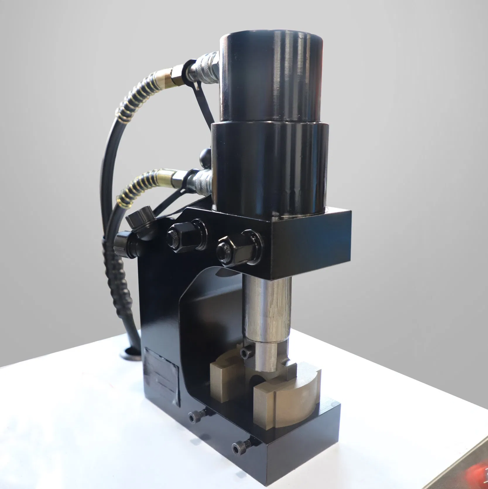 Heavy-Duty Benchtop Wire Rope Cutter for up to 26mm Cables