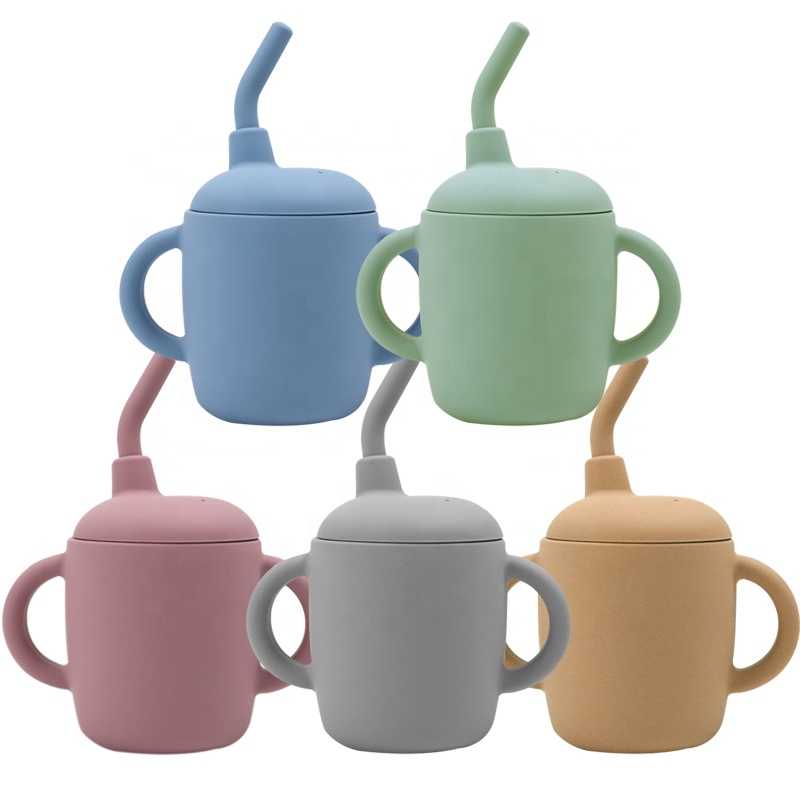 Силиконовая поильник-непроливайка с ручкой для малышей