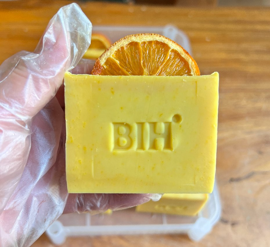 Bespoke Botanical Oil Perfume Body-Cleaning Bath Soap