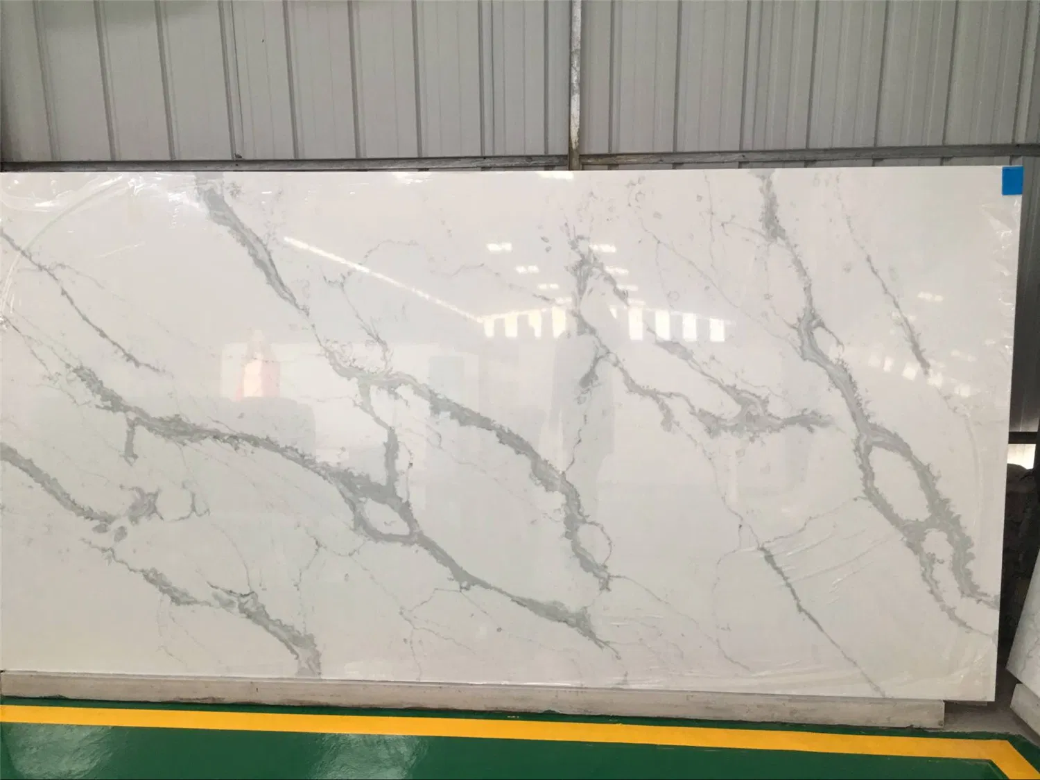 Artificial Stone polished/honed black/white/beige  calacatta sponda quartz  for interiors/indoor kitchen/bathroom countertops/vanity