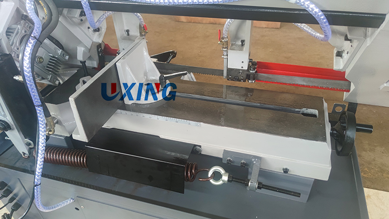 Ленточная пила по металлу горизонтальная BS-1018B