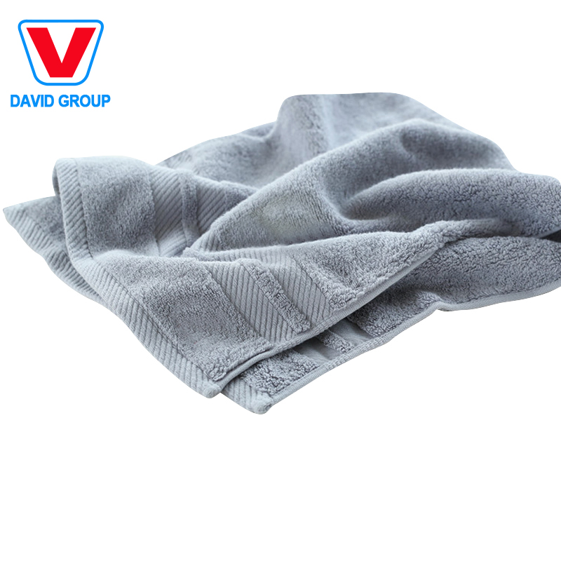 High Quality Hotel Custom Embroidered Logo White Cotton Bath Towel