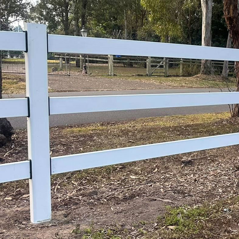 Powder Coated Steel White 5 Rail Horse Fence Manufacturer