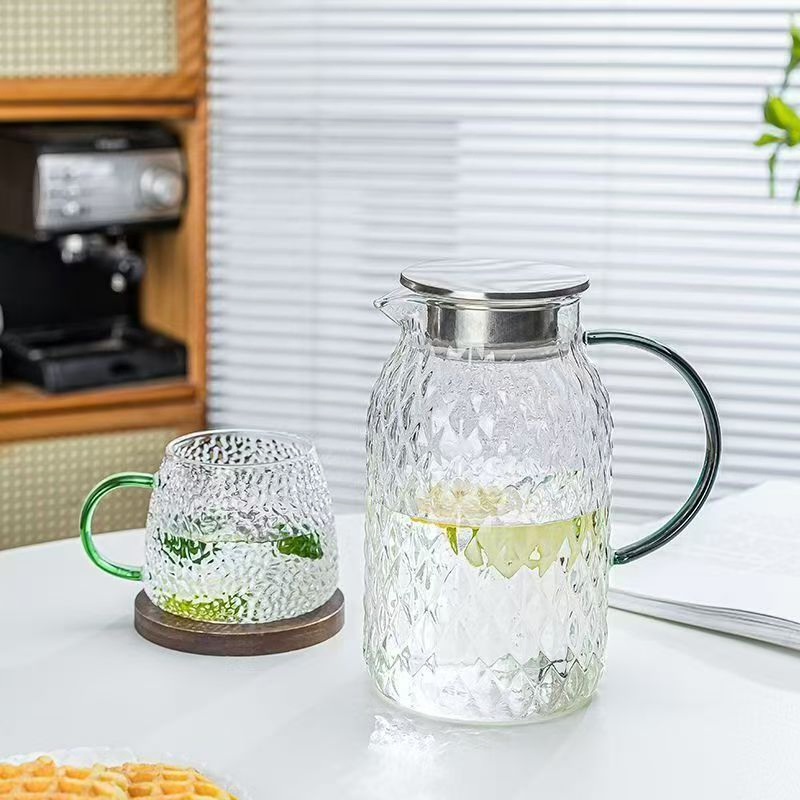 High Quality and Low Price Borosilicate Hammer Pattern Water Bottle