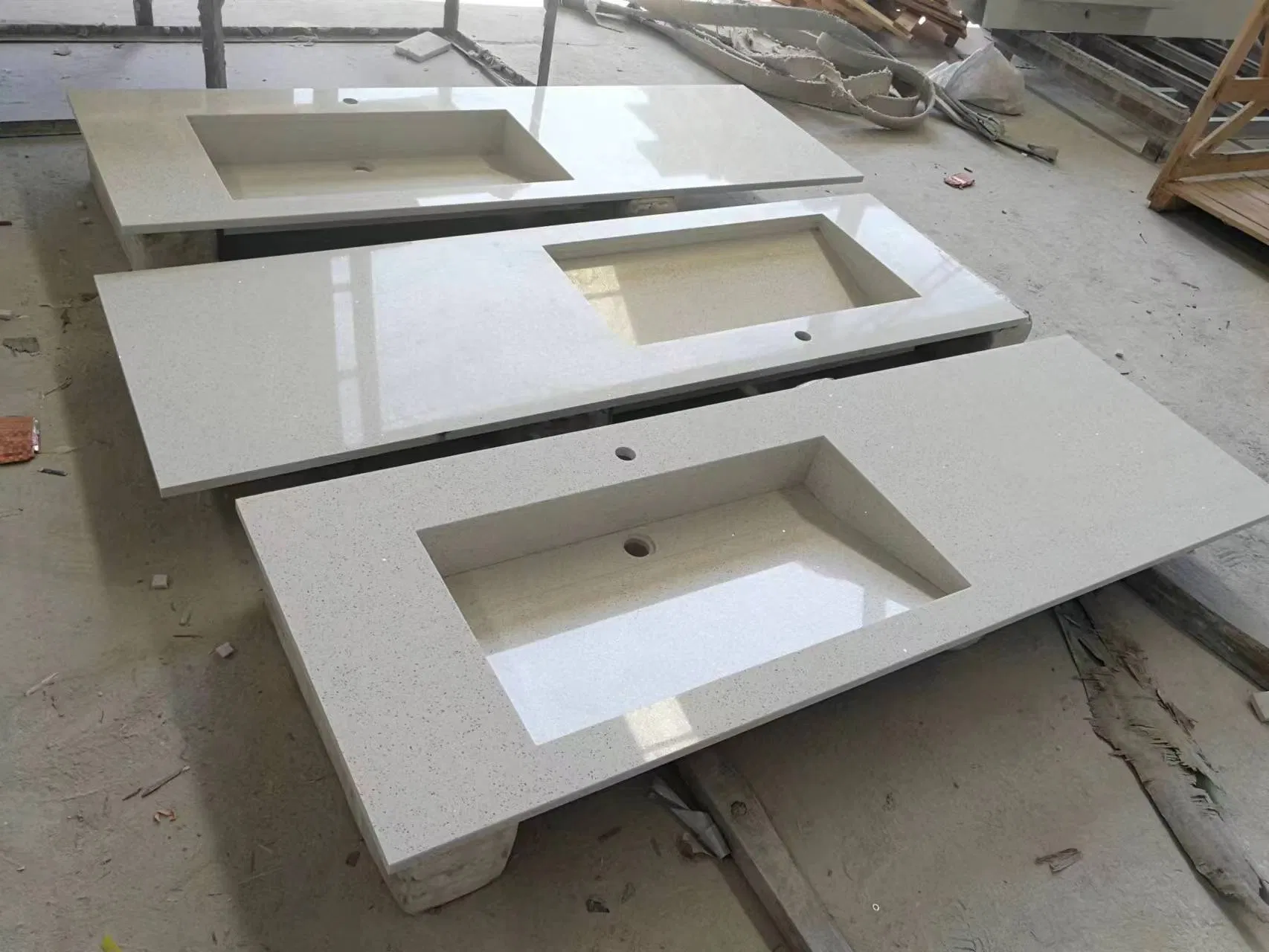 Customized Artificial Marble Calacatta White Quartz Slab Apartment Kitchen Countertop