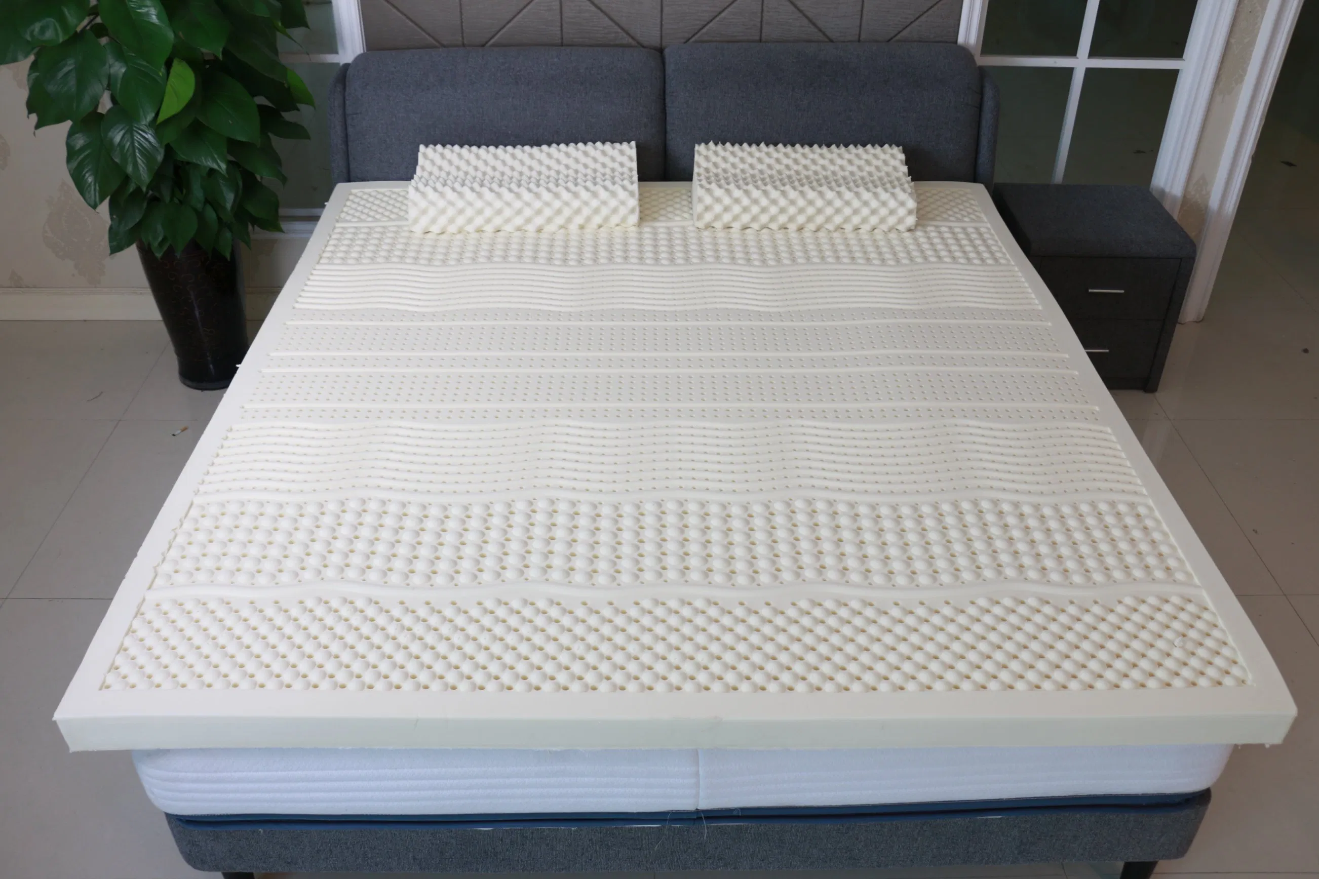 OEM/ODM King Size/Covers High Quality Latex Mattress