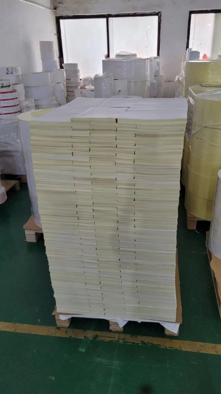 A4 Glossy Self-Adhesive Labels for Marking and Identifying Packaging of Items