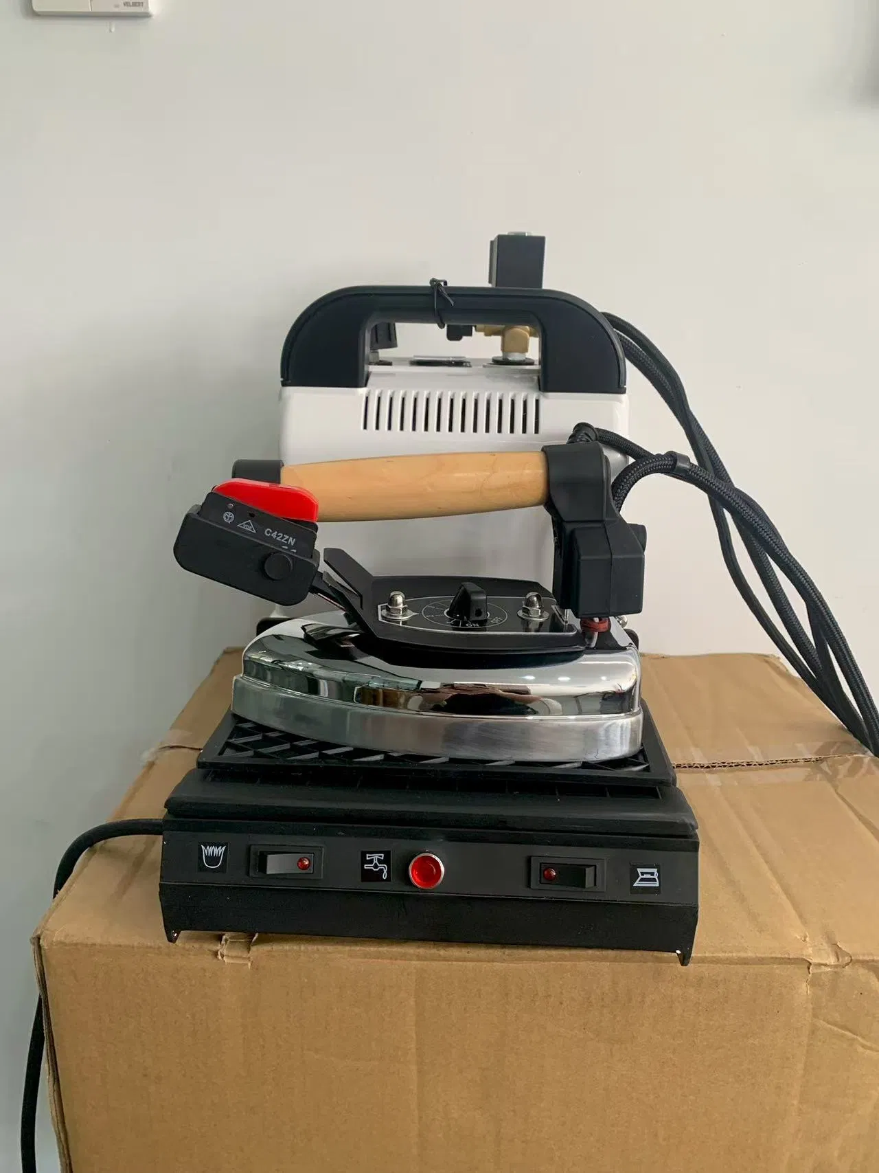 High-Performance Portable Clothing Iron for Ultimate Wrinkle Removal