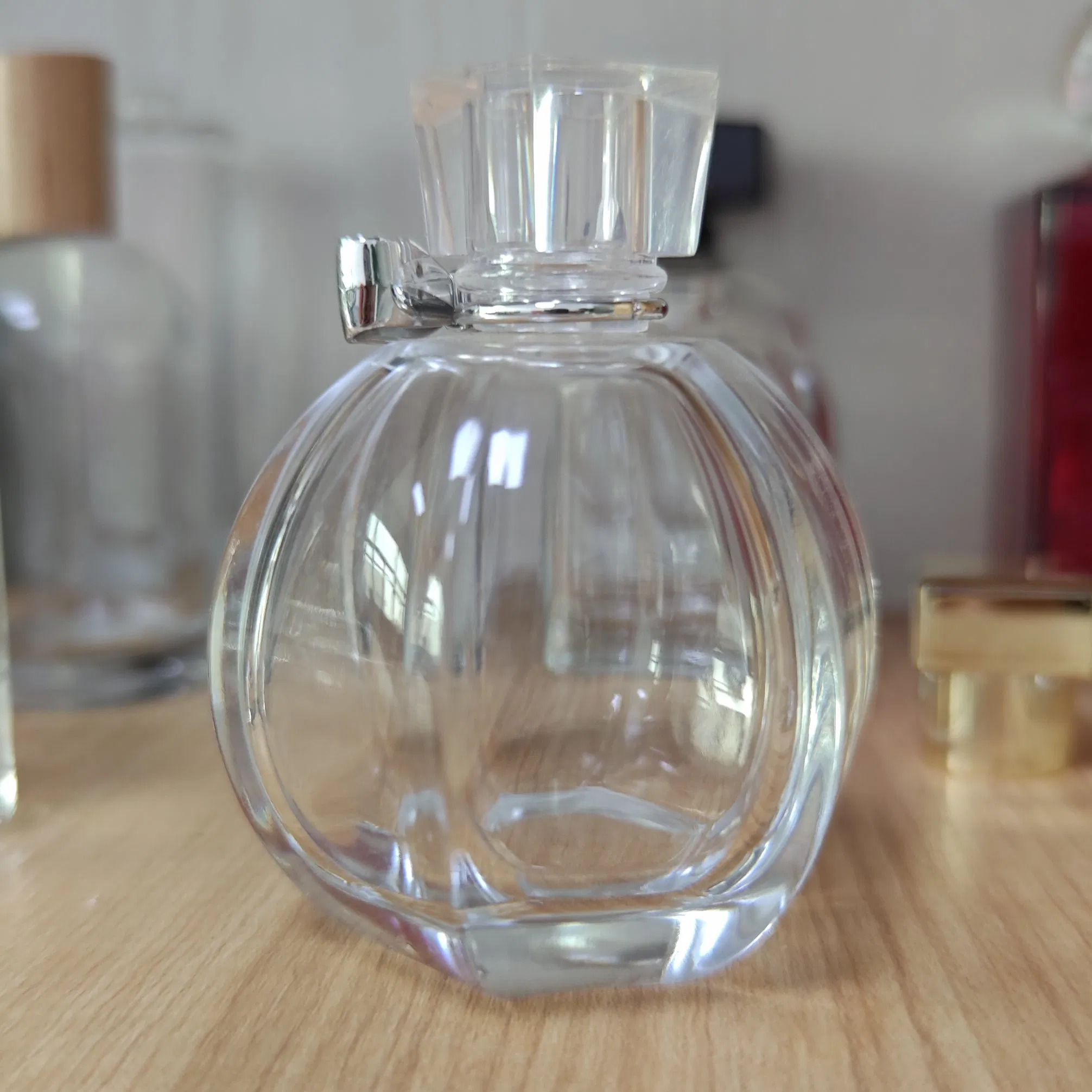 Hot Sale Fragrance Spray Empty Perfume Refillable Custom Glass Cosmetic Lotion Bottle