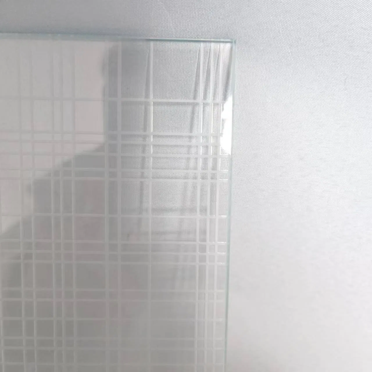 Custom Acid-Etched Glass Solutions for Stylish Home Decor
